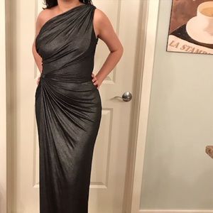 Gorgeous Tadashi Shoji one shoulder evening gown.